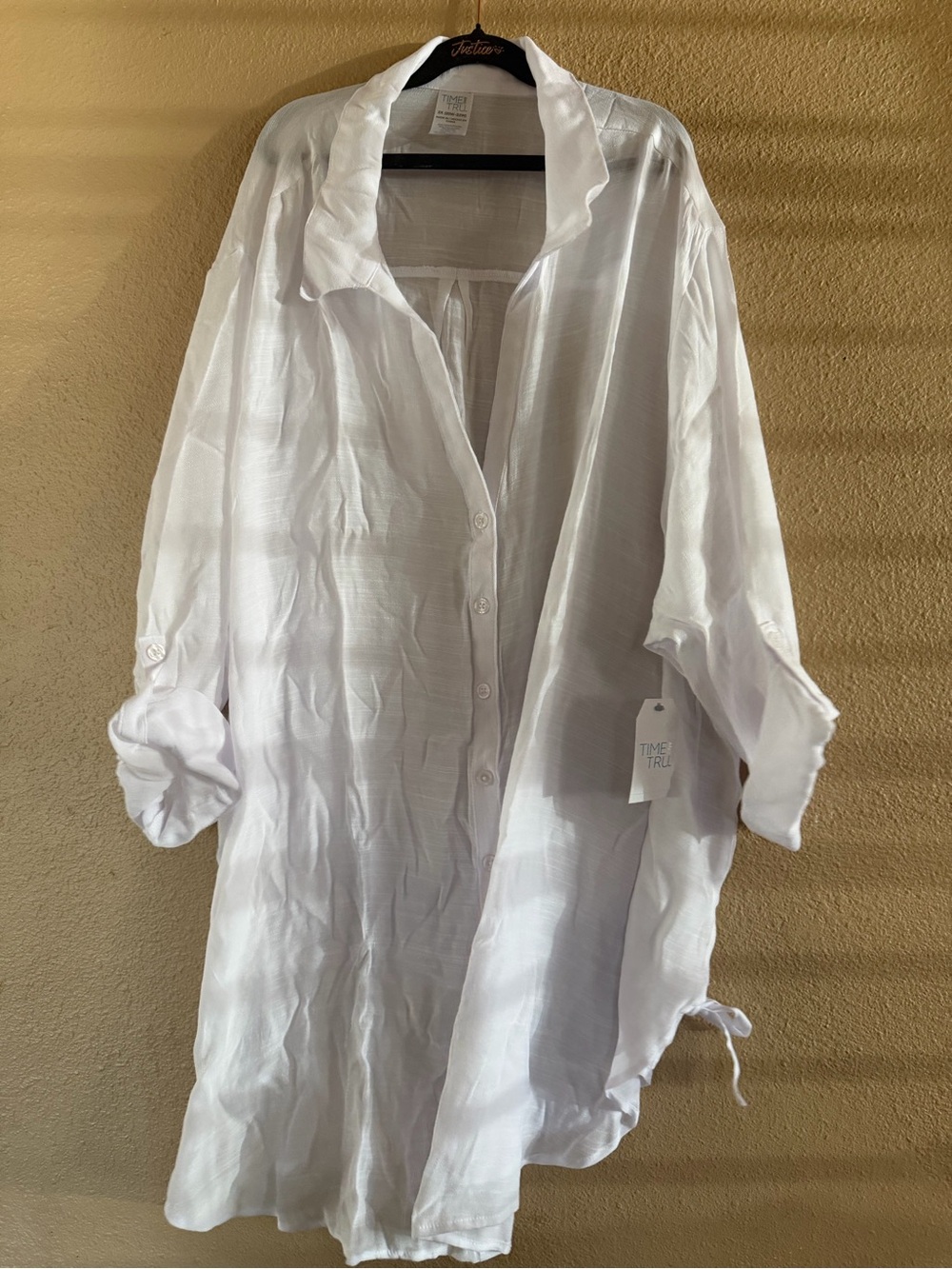 Time and Tru White Casual Button-Down Shirt